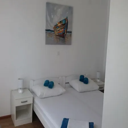 ヴィラ Nika-five Bedroom With Pool