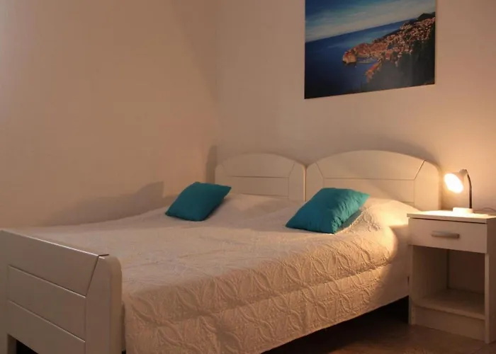 Nika-five Bedroom With Pool 别墅 *