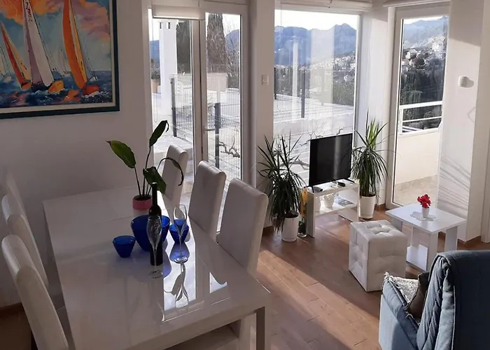 别墅 Nika-five Bedroom With Pool