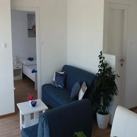 Nika-five Bedroom With Pool Mlini