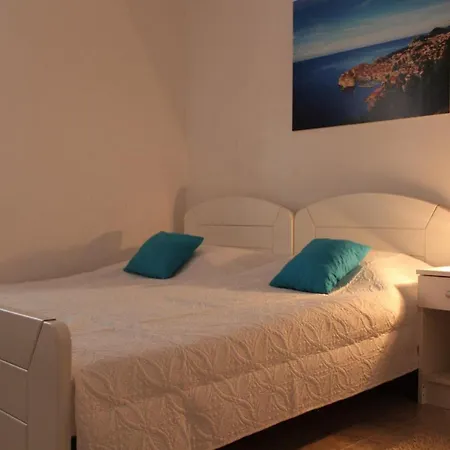 Nika-five Bedroom With Pool Villa *