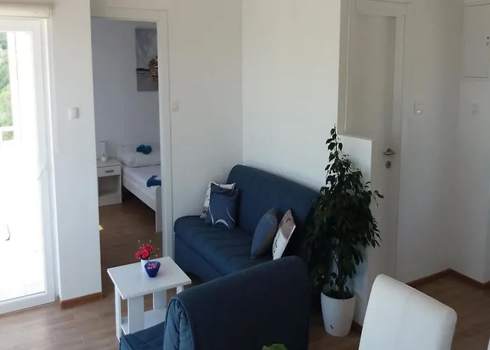 Nika-five Bedroom With Pool Mlini